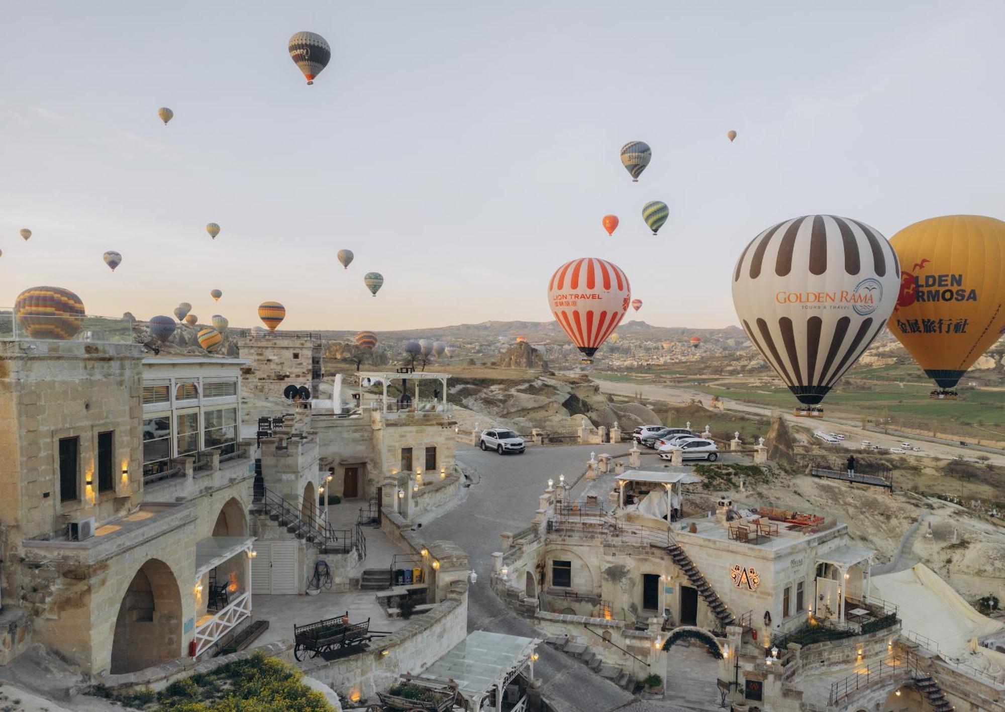 Azure Cave Suites - Cappadocia Γκόρεμε Εξωτερικό φωτογραφία